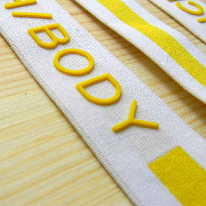 Elastic band with silicone letters "Bench/body" 3 cm