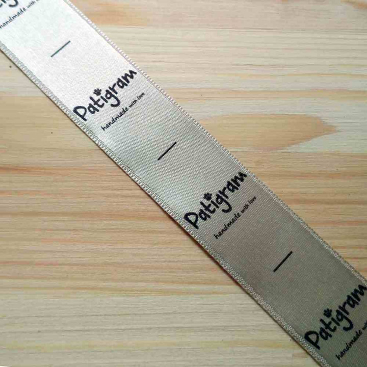 Этикетка атласная в ленте "Patigram" 2,5 см