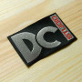 Пришивная этикетка с шелком "DC" 7,5х3,5 см