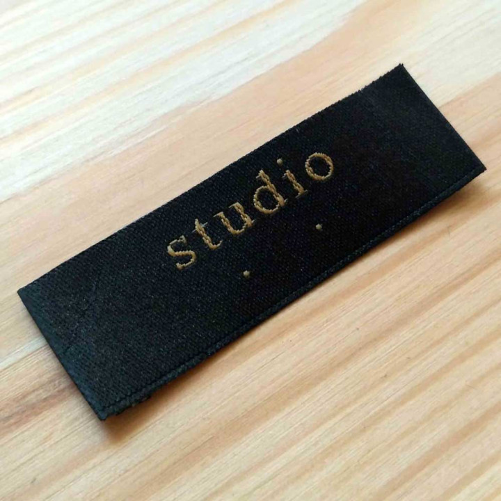 Этикетки жаккардовые лосненые "Studio" 6,5х1,5 см