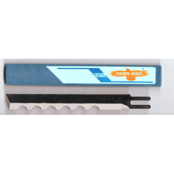 The blade is wavy 8EW-HSS Golden Eagle at saber knife